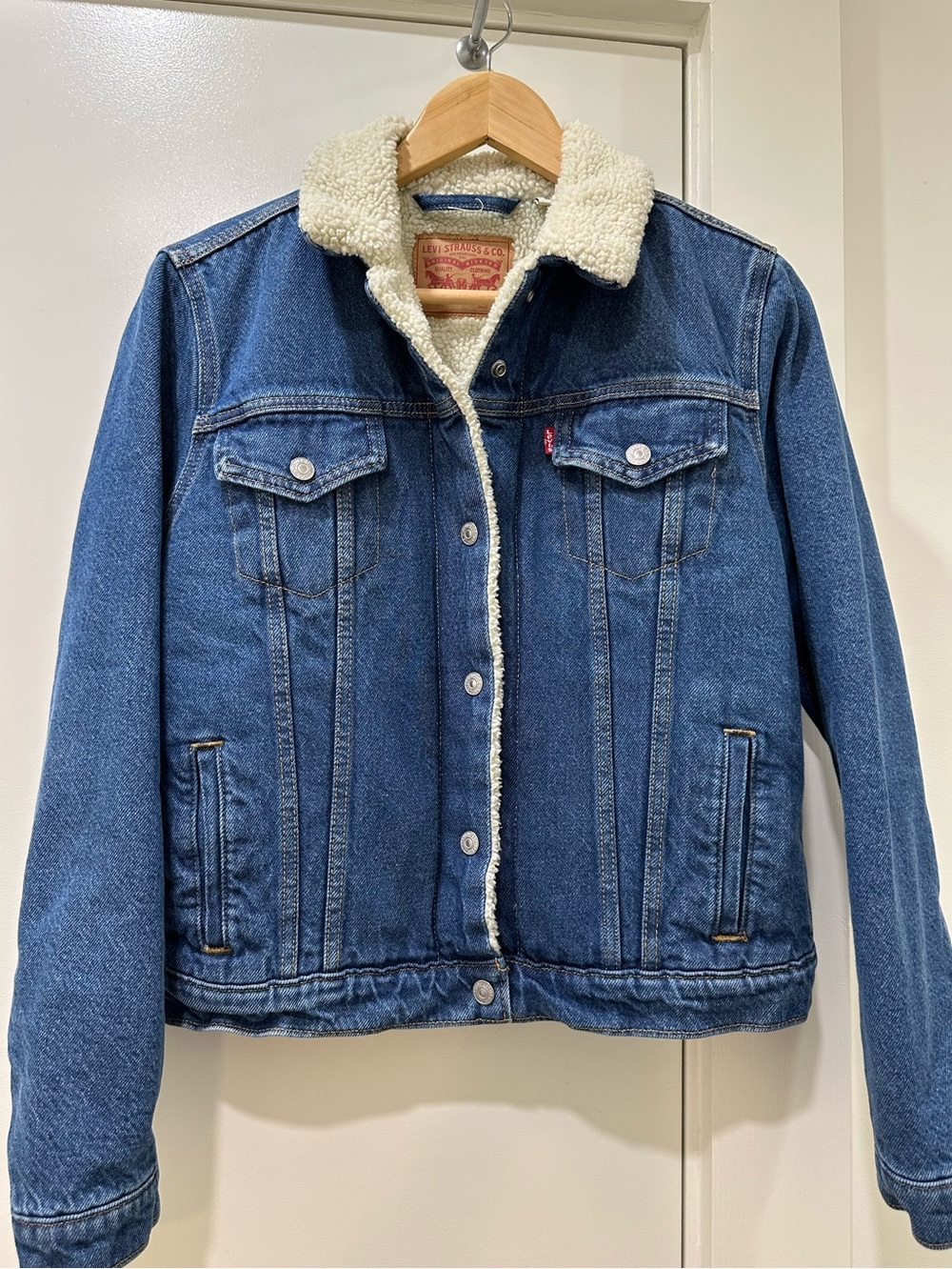 Levi’s NWOT Original Sherpa Trucker Denim Jacket Medium